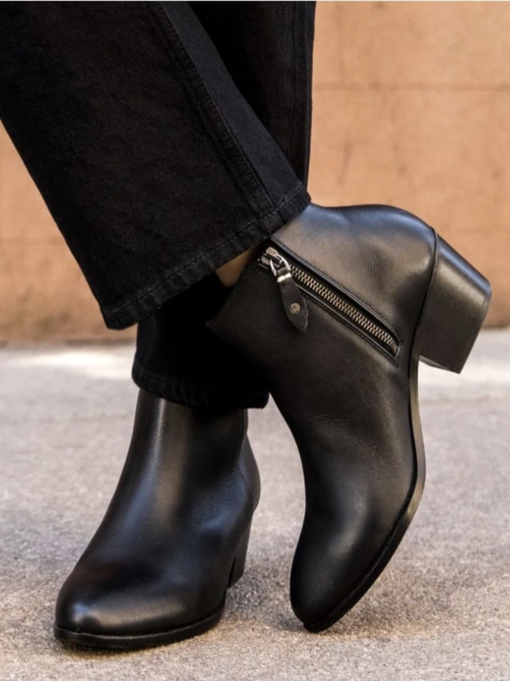 Thursday Boot Company Downtown Bootie Black Leather Women's Sz 9 Classic Minimal